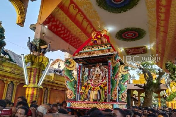 சந்நிதியானுக்கு இன்று (16) கொடியேற்றம் (படங்கள்) | Tondaimanar Selvachannidhi Temple Began Today
