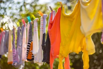 மழைக்காலத்தில் துணியை காயவைக்க கஷ்டமா இருக்கா? ஒரே நாளில் ஈசியாக உலர்த்த ஒரு சில டிப்ஸ் இதோ