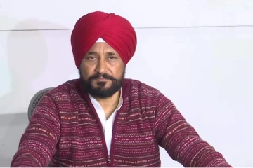 பஞ்சாப் முதலமைச்சர் பதவி விலகுகிறார் - ஆளுநரை சந்திக்க முடிவு