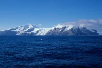 2,400 மைல்கள் தொலைவு.., உலகிலேயே மர்மங்கள் நிறைந்த தீவு எங்குள்ளது தெரியுமா?