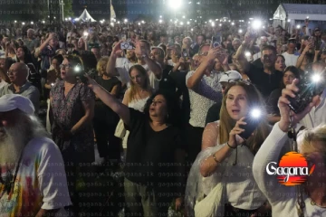 වෙඩි වැදීමෙන් මියගිය අයට නිහඩ ගෞරව