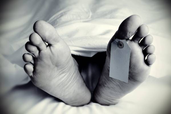 தூக்கில் தொங்கிய 9 வயது மாணவி; அதிர்ச்சியில் குடும்பத்தினர்! | Body Of 9 Year Old Student Recovered Suspiciously