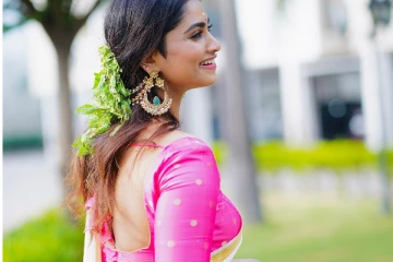 பிக் பாஸ் ஷிவானி சேலையில் அழகிய போட்டோஷூட்