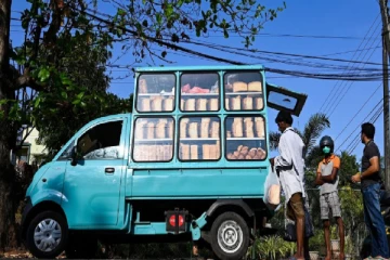 சூன் பாண் வண்டிக்கு அருகில் சென்ற சிறுவனை தூக்கி நிலத்தில் அடித்த போதையில் இருந்த நபர்