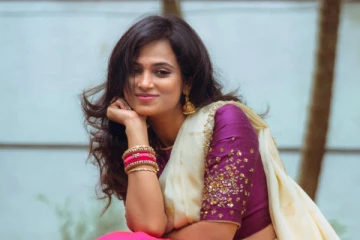 கிளாமரில் எல்லை மீறிய ரம்யா பாண்டியன் - லேட்டஸ்ட் போட்டோஷூட்