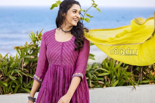 டிராண்ட்ஸ்பெரண்ட் சேலையில் ஜொள்ளுவிட வைக்கும் பிரியா பவானி சங்கர்!! க்யூட் புகைப்படங்கள்.. | Priya Bhavani Shankar Latest Black Saree Photos