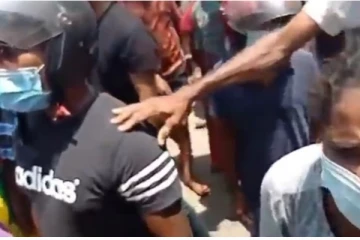 பிரதமர் மகிந்தவின் கார்ல்ட்டன் இல்லத்திற்கு முன்னால் பதற்றம் (Video)