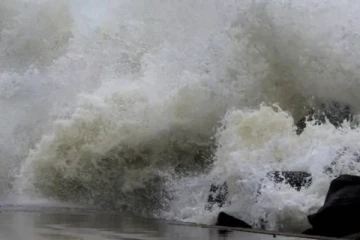 தமிழகத்தில் 6 மாவட்டங்களுக்கு அதி கனமழைக்கான ரெட் அலர்ட்- வானிலை மையம்