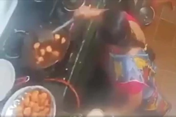 சமையலறையில் பெண்ணிற்கு ஏற்பட்ட அசம்பாவிதம்... நூலிழையில் உயிர்தப்பிய பகீர் காட்சி
