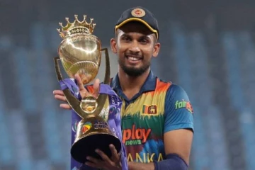 நீர்கொழும்பில் இலங்கை கிரிக்கெட் அணியின் தலைவரை வரவேற்ற மக்கள்