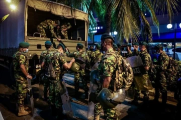 அலரி மாளிகைக்கு முன்னால் பலப்படுத்தப்பட்டுள்ள பாதுகாப்பு (Video)