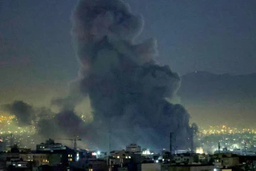 සෞදි අරාබියේ අගනුවර පිහිටි අමෙරිකානු තානාපති කාර්යාලයේ බිහිසුණු පිපිරීමක් - ගිනි ගයි