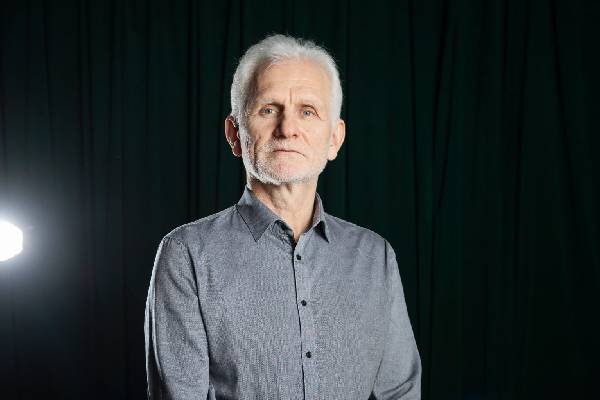 2022ம் ஆண்டின் அமைதிக்கான நோபல் பரிசு : வழக்கறிஞர் அலஸ் பியாலியாட்ஸ்கிக்கு அறிவிப்பு | Nobel Peace Prize 2022 Awarded To Ales Bialiatski