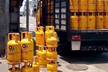 நீல நிறமாக மாறிய லாஃப் எரிவாயு சிலிண்டர்! பொலிஸார் அதிரடி நடவடிக்கை