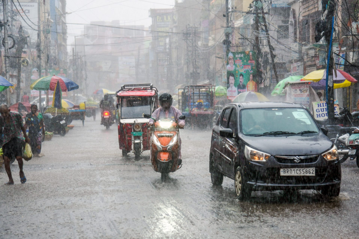 நிலவும் வளிமண்டல காற்றழுத்த தாழ்வு பாதை.., 5 மாவட்டங்களில் கனமழை பெய்யும்? | Rain Alert For 5 Districts In Tamilnadu