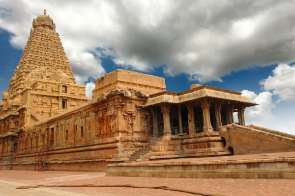 தமிழ்நாட்டில் உள்ள கோயில்களும் அதில் மறைந்து உள்ள அதிசயங்களும் | 10 Tamilnadu Temples And Its Wonders In Tamil