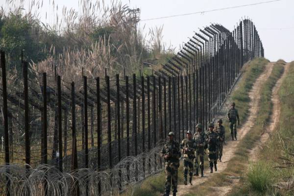 டிரோனில் வந்த சீனா துப்பாக்கிகள் - எல்லையில் சுட்டு வீழ்த்திய இந்திய பாதுகாப்பு படை வீரர்கள் | Chinese Drones Shot Down Indian Security Forces