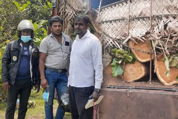 ஒட்டுசுட்டானில் இருந்து சட்டவிரோதமாக தேக்கு மரக்குற்றிகளை கடத்த முற்பட்ட இருவர் கைது