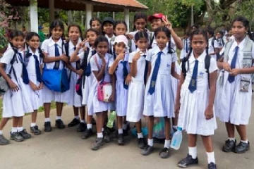 பாடசாலைகளை மூடுவது தொடர்பில் விடுக்கப்பட்ட கோரிக்கை