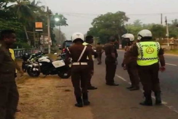 இளம் பெண்ணுடன் சண்டை ; நடுவீதியில் தீக்குளித்து உயிரை மாய்த்த இளைஞர் | Fight With Girl Ends In Youth S Tragic