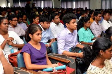 பல்கலைக்கழக மாணவர்களுக்கு வருகிறது கட்டுப்பாடு..! உருவாக்கவுள்ள புதிய சட்டம்