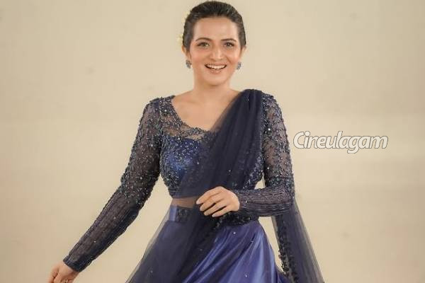 என்னை இப்படி செய்ய சொல்றாங்க, ரொம்ப கஷ்டமா இருக்கு... புலம்பும் தொகுப்பாளினி டிடி | Anchor Dd Latest Post About Her Hair