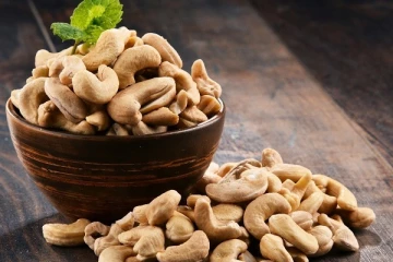 முந்திரியை அதிகளவு எடுத்து கொண்டால் என்ன நடக்கும் தெரியுமா? ஐாக்கிரதையாக இருங்க