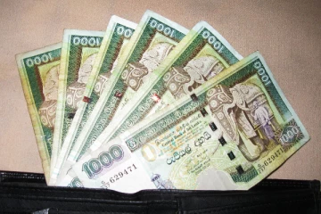 அரசாங்க ஊழியர்களின் சம்பளத்தை அதிகரிக்க பிரதமர் நடவடிக்கை