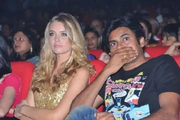 ரஷ்ய மனைவியுடன் 10 வருட திருமண வாழ்க்கை!! 51 வயதில் விவாகரத்து செய்யும் பிரபல நடிகர்