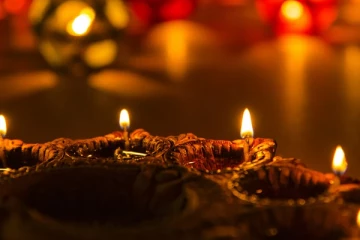 கோயிலில் விளக்கு ஏற்றுவதால் வாழ்க்கையில் நடக்கும் மாற்றங்கள்