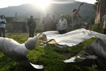 காஷ்மீர் பகுதியில் விழுந்துநொருங்கி விமானம் யாருடையது!