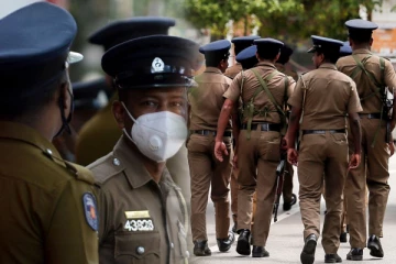 வெளிநாட்டிலிருந்து இலங்கைக்கு வந்த தம்பதி மீது கொடூர தாக்குதல்