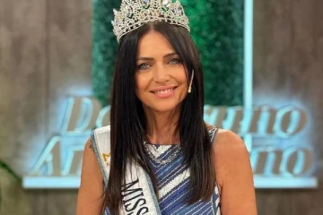 உலகளவில் முதன்முறையாக பிரபஞ்ச அழகிப்போட்டியில் வென்ற 60 வயது பெண்!