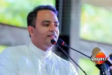 අපි ජනතා විමුත්ති පෙරමුණ විපක්ෂයේ ඉන්නකොට හිටියා වගේ කටයුතු කරන්නේ නෑ, අධ්‍යාපන ප්‍රතිසංස්කරණ ගැන පාර්ලිමේන්තු මන්ත්‍රී හර්ෂණ කට අරියි