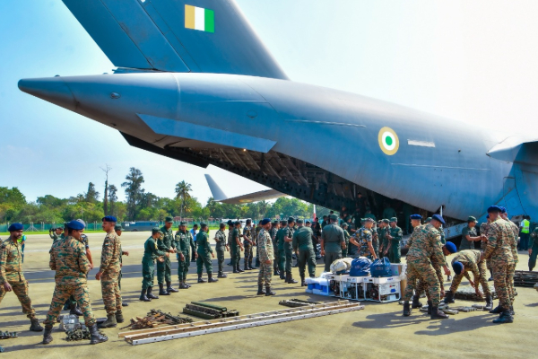 தொடரும் இந்திய உதவிகள்! மற்றுமொரு இந்திய விமானம் இலங்கையை வந்தடைந்தது.. | Indian Plane Carrying Parts Arrives In Sri Lanka