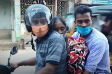 தாயின் உடலை இரு சக்கர வாகனத்தில் எடுத்துச் சென்ற அவலம் - நெஞ்சை பதைபதைக்க வைக்கும் காட்சி