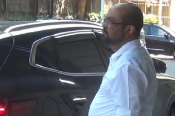 බලශක්ති අමාත්‍ය කුමාර ජයකොඩිට අධි චෝදනා භාර දීමෙන් පසු ශරීර ඇප දෙකක් මත මුදහරී