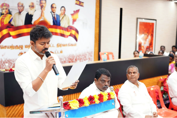 சிபிஐ விசாரணை, ஜனநாயகன் சர்ச்சை; மௌனம் கலைக்கும் விஜய் - எப்போது தெரியுமா? | Vijay To Conduct Tvk Activists Meeting On Jan 25