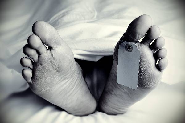 தூக்கில் தொங்கிய நிலையில் சடலமாக மீட்கப்பட்ட பல்கலைக்கழக மாணவன் | University Student Found Dead After Hanging