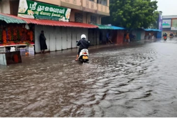யாழ் நகரில் பெருக்கெடுக்கும் வெள்ளம்- தடைபோடப்பட்ட வீதிப்போக்குவரத்து! (புகைப்படங்கள்)