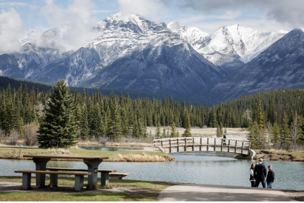 கனடியர்களுக்கு இந்த ஆண்டில் வழங்கப்படும் வரி சலுகை | Rules Coming Into Effect In Canada In 2026 கனடியர்களுக்கு இந்த ஆண்டில் வழங்கப்படும் வரி சலுகை | Rules Coming Into Effect In Canada In 2026