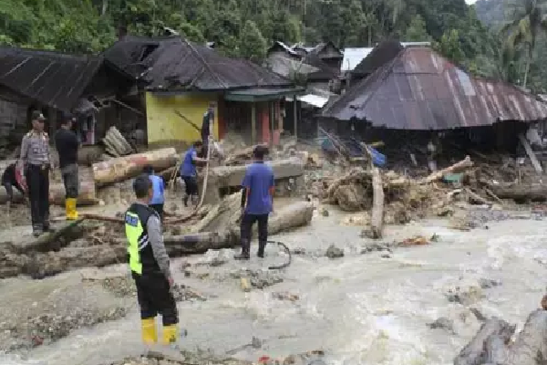 இயற்கையின் கோர தாண்டவம்; உயிரிழப்புகளின் எண்ணிக்கை 193 ஆக அதிகரிப்பு | Death Toll Rises To 193 இயற்கையின் கோர தாண்டவம்; உயிரிழப்புகளின் எண்ணிக்கை 193 ஆக அதிகரிப்பு | Death Toll Rises To 193