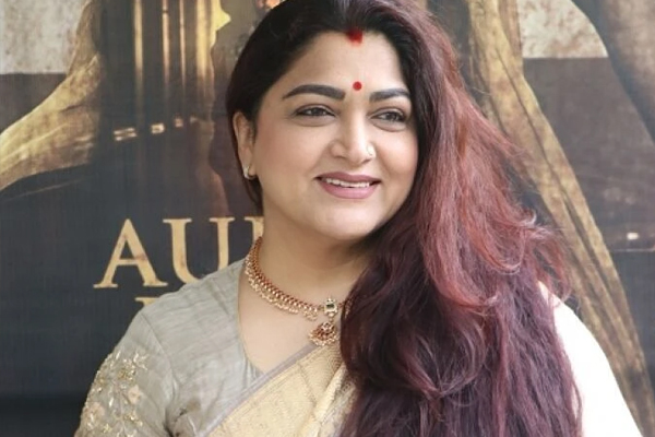 நடிகை குஷ்பு தனது 20 வயதில் எப்படியிருப்பார்னு தெரியுமா? வைரலாகும் ஒற்றை புகைப்படம் | Actress Kushboo 20 Years Old Photo Viral நடிகை குஷ்பு தனது 20 வயதில் எப்படியிருப்பார்னு தெரியுமா? வைரலாகும் ஒற்றை புகைப்படம் | Actress Kushboo 20 Years Old Photo Viral