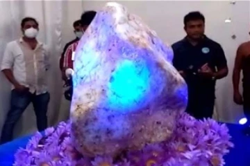 இலங்கையில் கண்டெடுக்கப்பட்ட 300 கிலோ வைரம்: கிடைத்தது எப்படி?