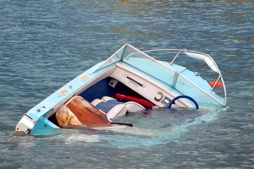 தமிழர் பகுதியில் படகு விபத்தில் குடும்பஸ்தர் பலி: ஒருவர் காயம்