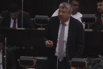 දඩ මුදල් ගෙවාගන්න බැරුව 1,454ක් තාමත් හිරගේවල්වල - අධිකරණ අමාත්‍ය හර්ෂණ නානායක්කාර පාර්ලිමේන්තුවේදී හෙළි කරයි