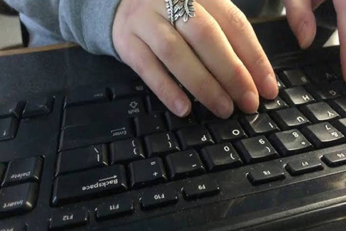 Computer keyboardஇல் எழுத்துக்கள் ஏன் வரிசைப்படி இல்லை? சுவாரஸ்ய ரகசியம்! | Why Computer Keys Are Not In Alphabetical Order Computer keyboardஇல் எழுத்துக்கள் ஏன் வரிசைப்படி இல்லை? சுவாரஸ்ய ரகசியம்! | Why Computer Keys Are Not In Alphabetical Order