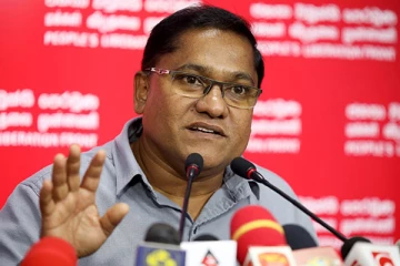 ஆர்ப்பாட்டத்திற்கு அரசாங்கமே 6 பஸ்களில் ஆட்களை அனுப்பியது!