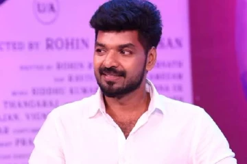 மேடையில் ரசிகைகளால் மொக்கை வாங்கிய நடிகர் ஜெய்!! கலாய்த்து தள்ளும் நெட்டிசன்கள்..