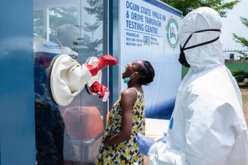 எயிட்ஸ் நோயாளிக்கு  ஏழு மாதத்தில் 32 முறை உருமாற்றிய கொரோனா!